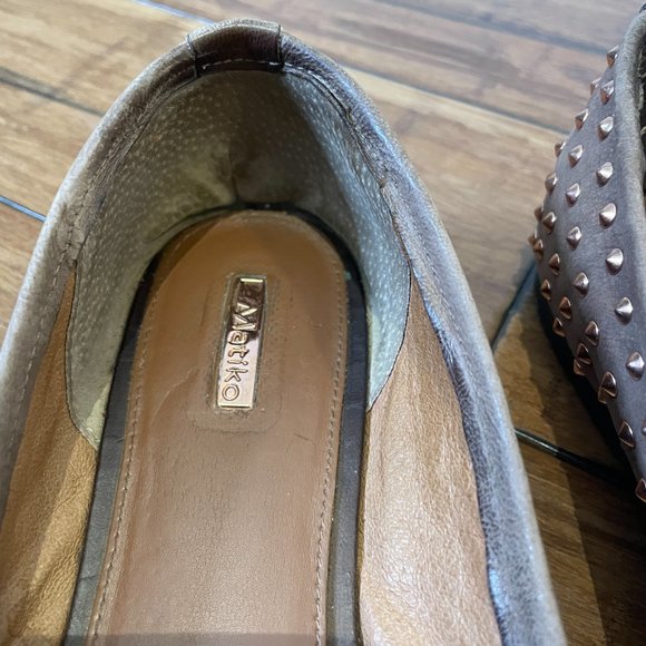 Matiko Tan Loafer with Rose gold Studs -7.5- - Picture 10 of 14
